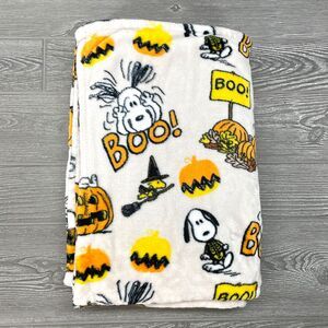 Berkshire Peanuts Halloween Great Pumpkin Throw Blanket Snoopy Charlie Brown